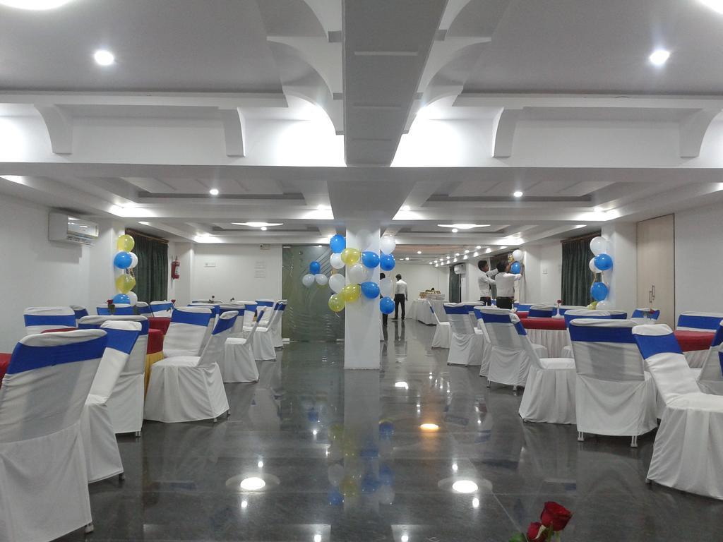 Hotel D' Sapphire Guwahati Eksteriør billede