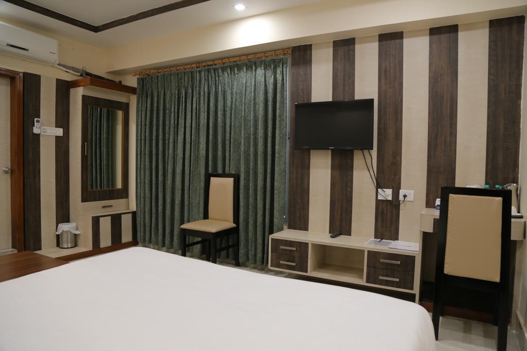 Hotel D' Sapphire Guwahati Eksteriør billede