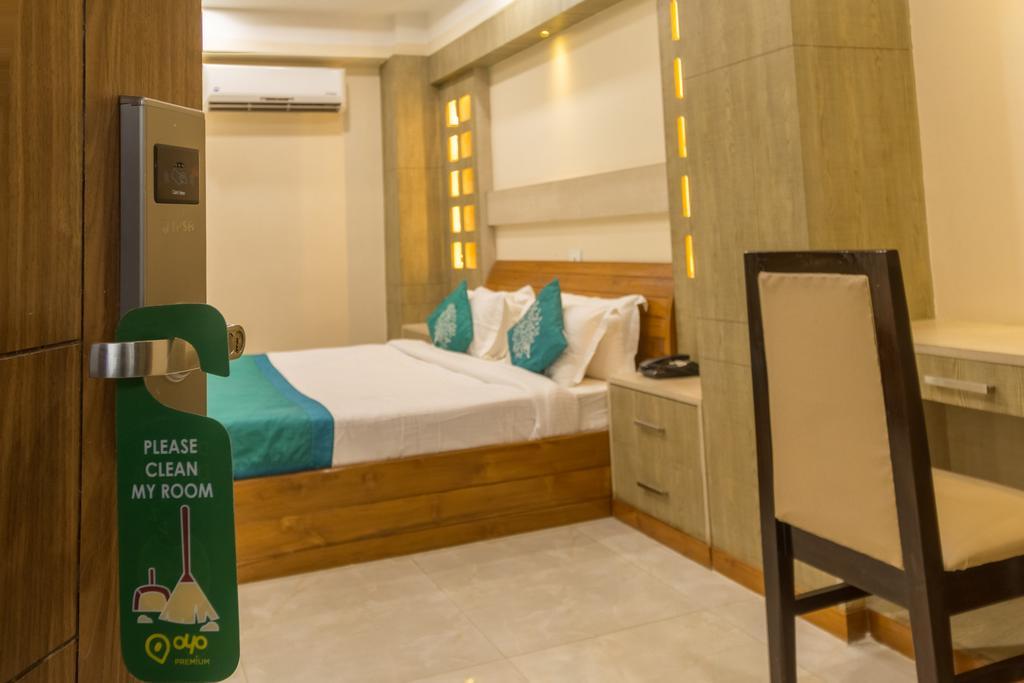 Hotel D' Sapphire Guwahati Eksteriør billede