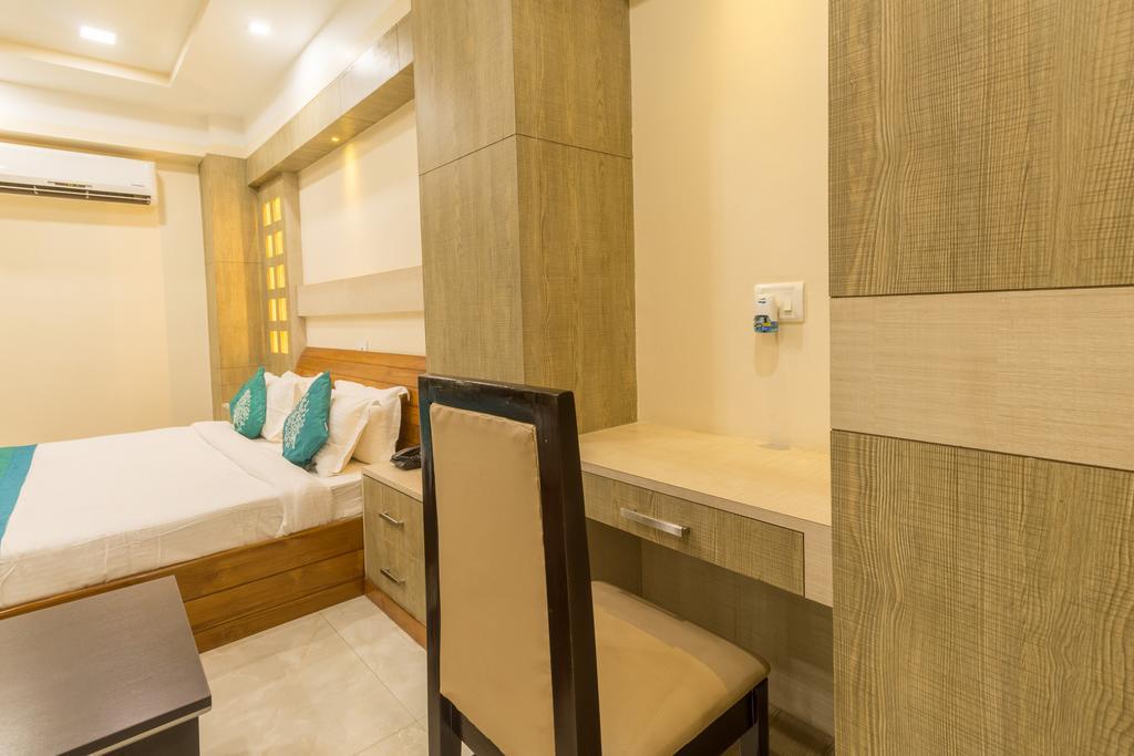 Hotel D' Sapphire Guwahati Eksteriør billede
