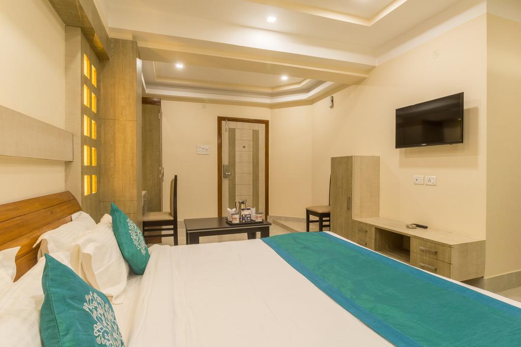 Hotel D' Sapphire Guwahati Eksteriør billede