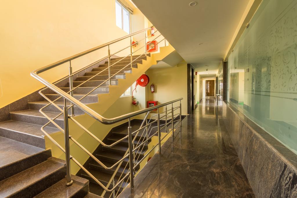 Hotel D' Sapphire Guwahati Eksteriør billede