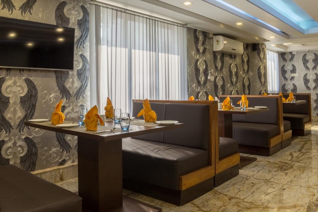 Hotel D' Sapphire Guwahati Eksteriør billede