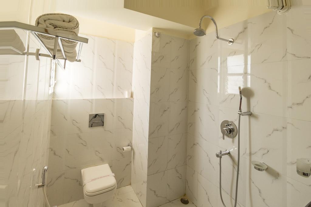 Hotel D' Sapphire Guwahati Eksteriør billede