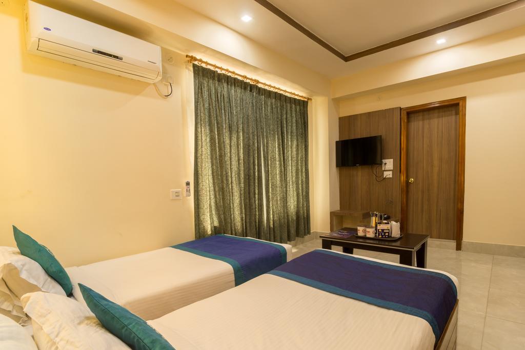 Hotel D' Sapphire Guwahati Eksteriør billede