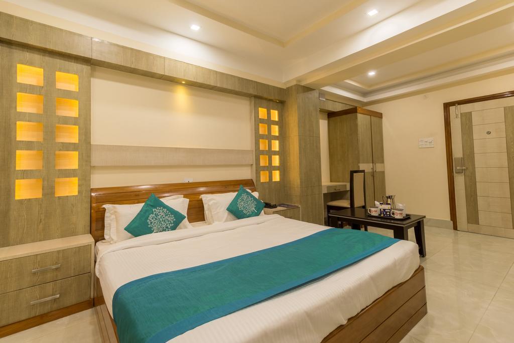 Hotel D' Sapphire Guwahati Eksteriør billede