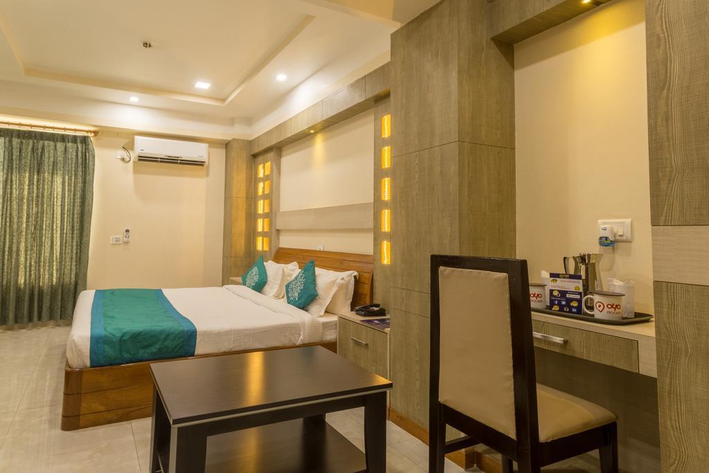 Hotel D' Sapphire Guwahati Eksteriør billede