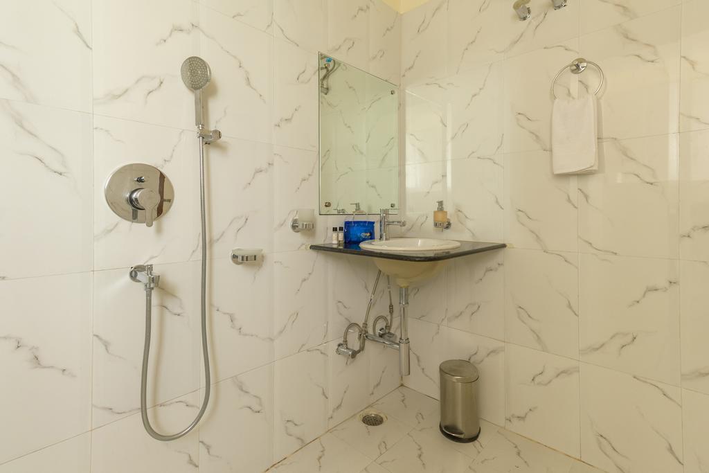 Hotel D' Sapphire Guwahati Værelse billede